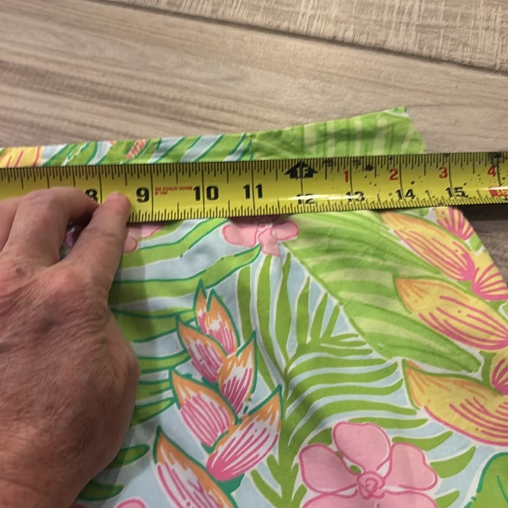 Lilly Pulitzer Botanical Garden skirt size 2. Excellent condition